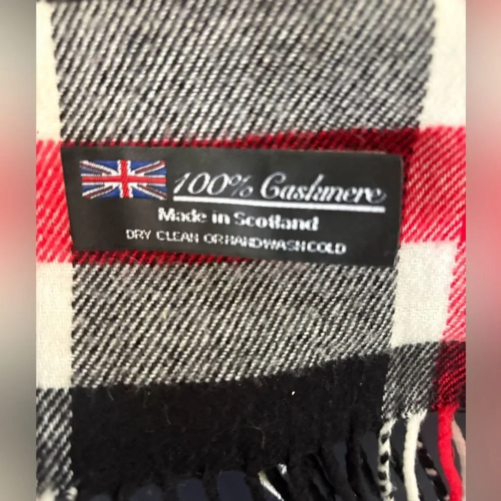 Cashmere Plaid Scarf Made in Scotland Fringe Black Red White
